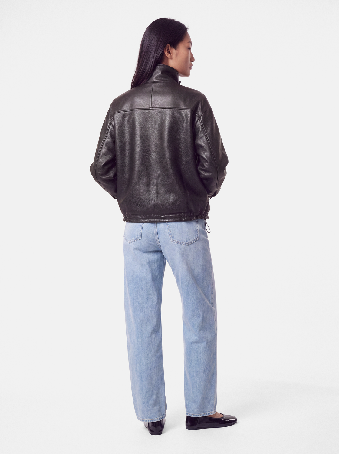 model_shot-back